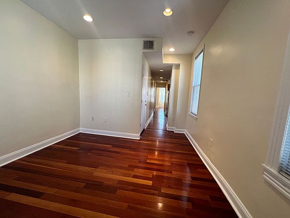 3rd image of 1423 Girard Street Nw # Fl 2nd