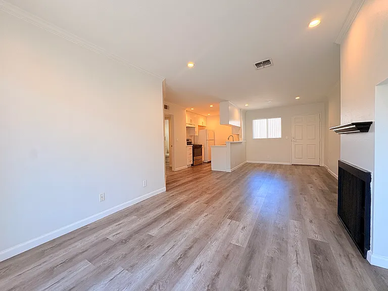 311 E Cedar Ave #210 — Photo 7