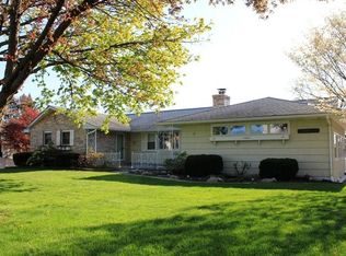 12 Kendall Ter W, Danbury, CT 06811