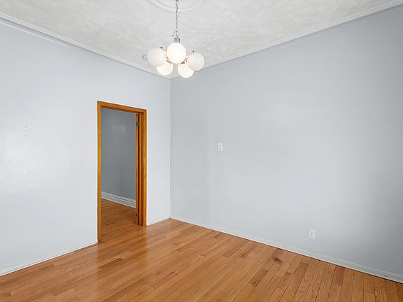 4th image of 109 Baldwin Ave #3
