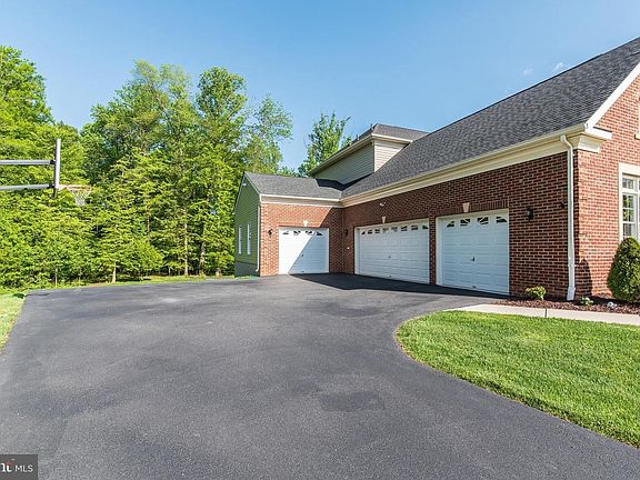 3rd image of 2266 Greencedar Dr