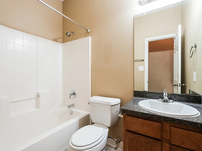 1734 Avenue E — Photo 14