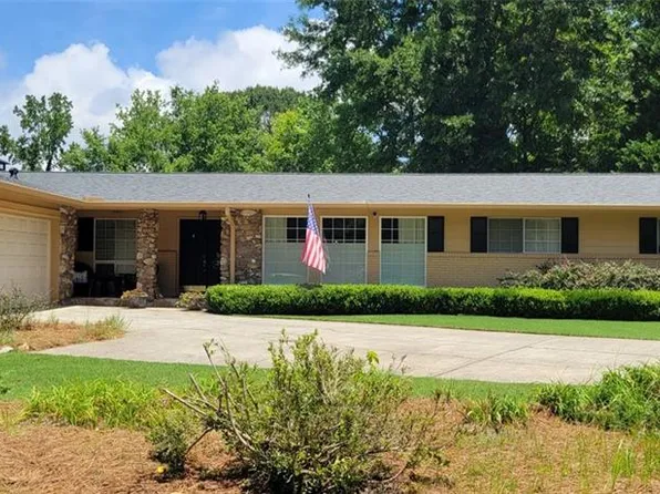 2730 Fontainebleau Dr, Dunwoody, GA 30360