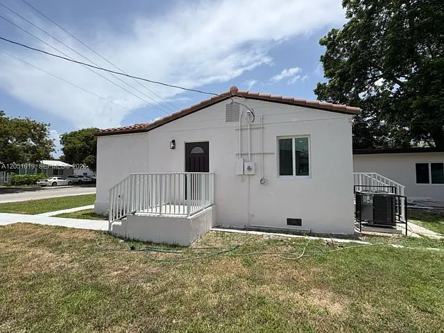 1330 NW 51st Ter — Photo 7