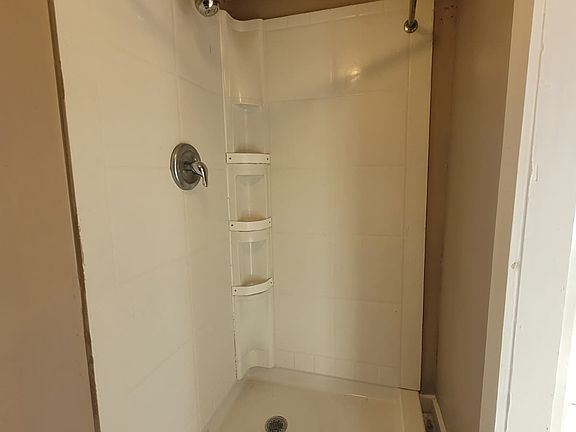 2nd image of 310 W 7th St #3
