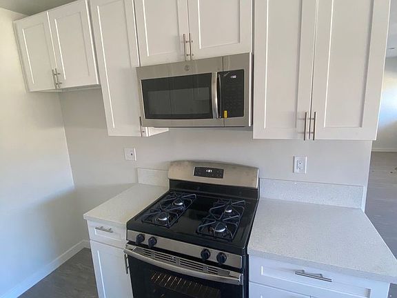 5th image of 6744 Woodley Ave #3