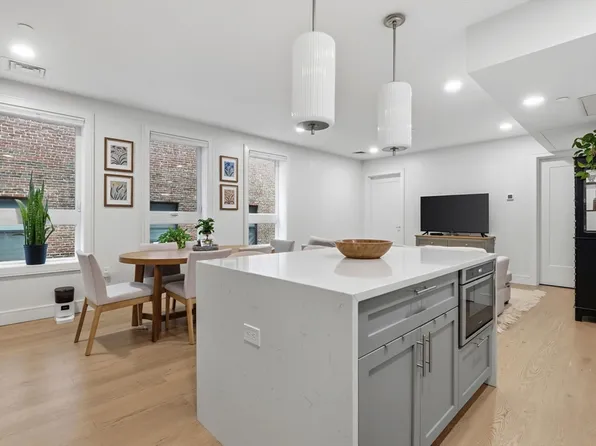 301 Border St #302, Boston, MA 02128