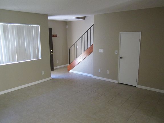 5th image of 44200 Kingtree Ave Unit 14