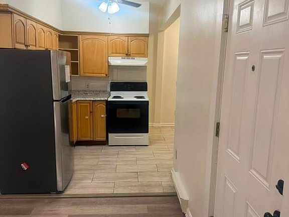 3rd image of 350 Madison Ave #1