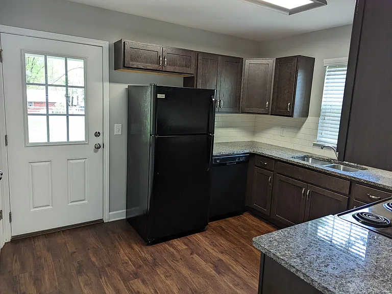 128 Mackwood Rd — Photo 5