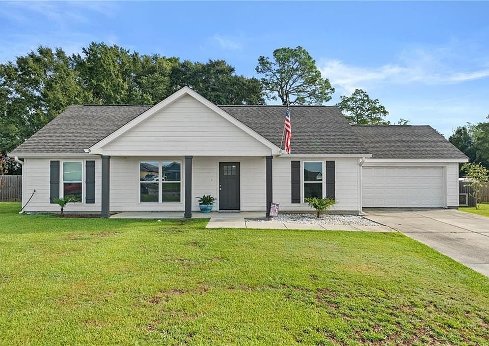 1st image of 228 Lakefront Cir