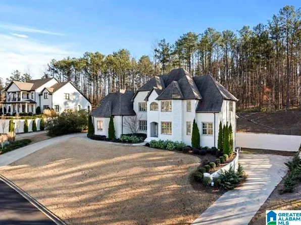 4281 Glasscott Xing, Hoover, AL 35226