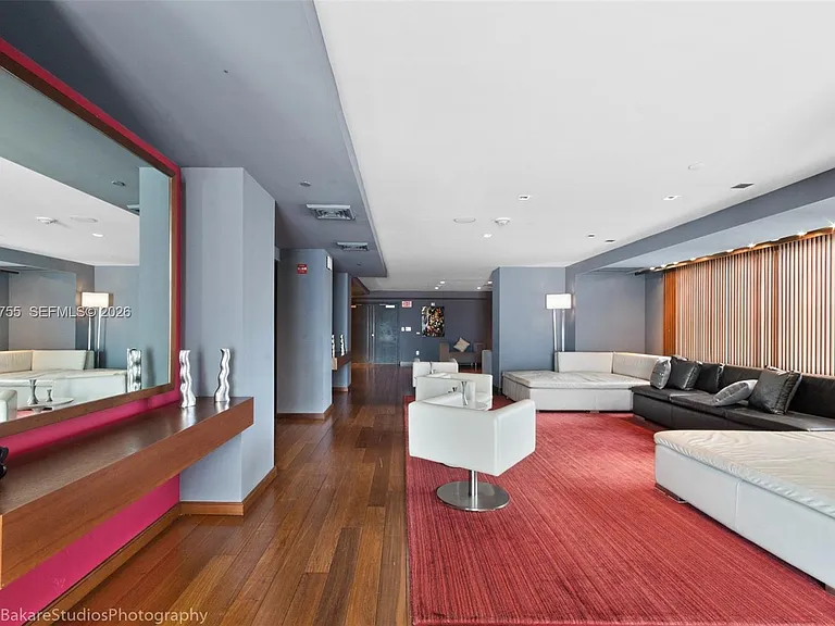 325 Biscayne Blvd #2020 — Photo 26