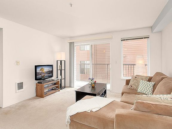 4th image of 12050 15th Ave NE APT 203