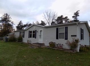 53201 Pine Dr, Middlebury, IN