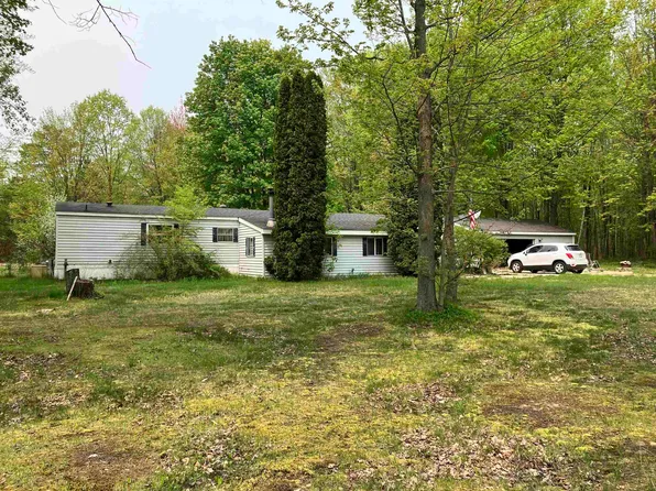 4850 Wixom Dr, Beaverton, MI 48612