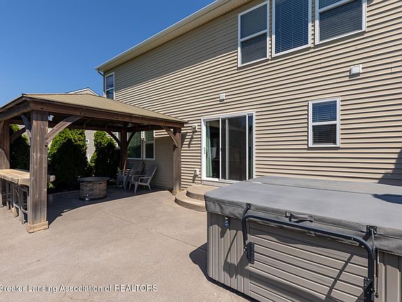 5th image of 3901 Carnaby Dr