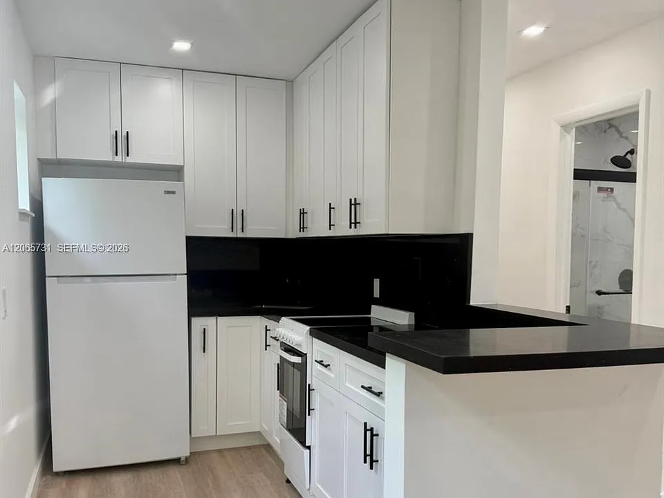7521 NE 2nd Ct #3