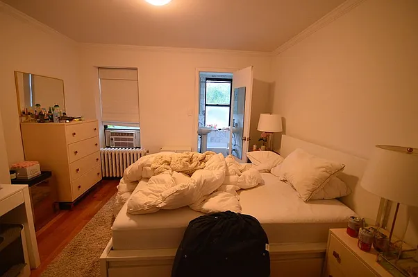 Rented by Universal Realty Group | media 16