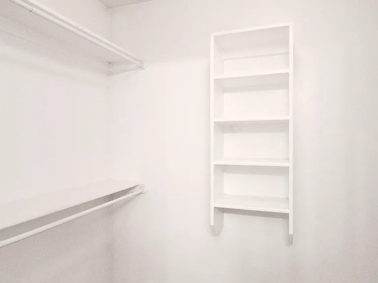 8000 Erryn Ln — Photo 8