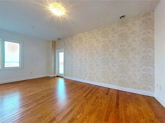 5th image of 90 Bay Street Lndg #6BB