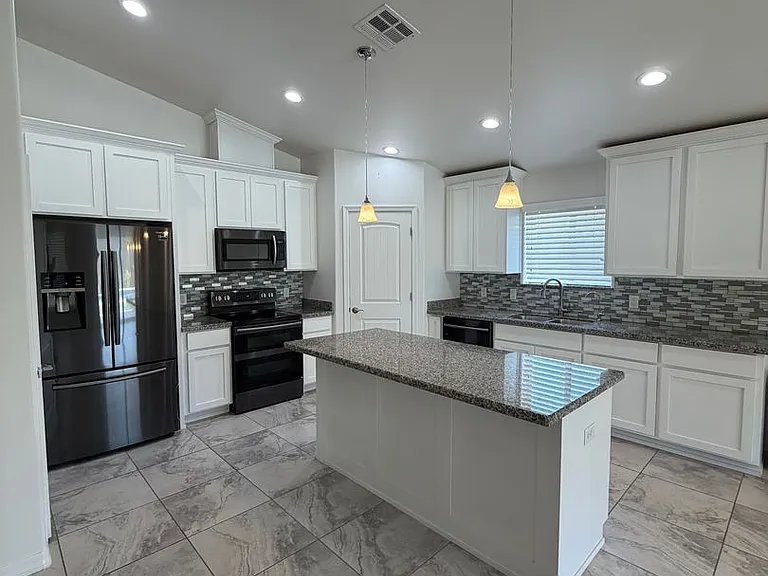 12625 E 48th Dr — Photo 10