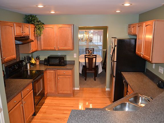 2nd image of 8 Woodcrest Dr