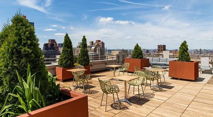 Rented by Greystar | media 6