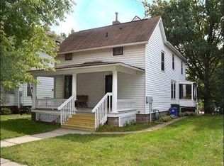 1027 E Market St, Iowa City, IA 52245