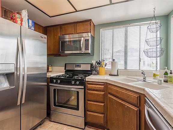 3rd image of 1316 Lakeside Ln