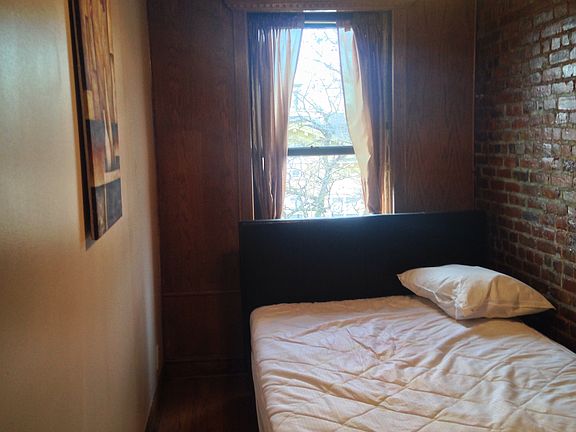 3rd image of 96 Mac Donough St