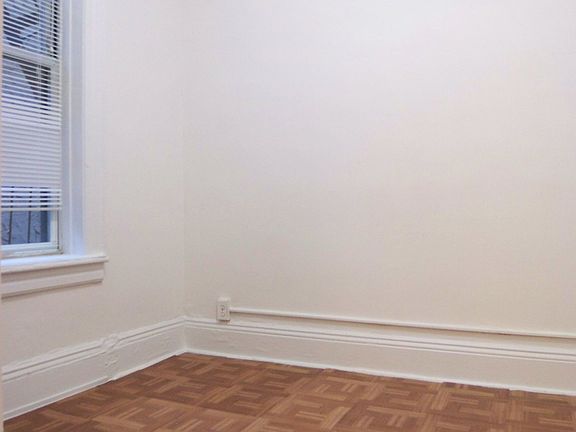 4th image of 150 Sullivan St #1415