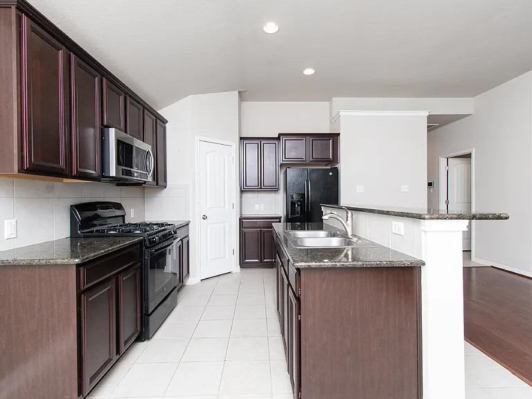 136 Mistflower Ln — Photo 6