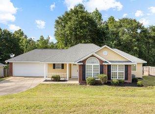 18 Redwood Dr, Phenix City, AL 36869