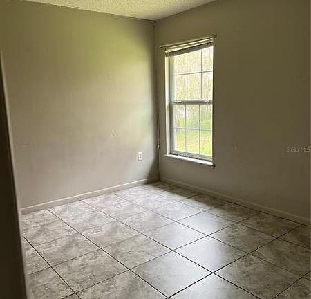 3rd image of 4090 SE 20th Ter