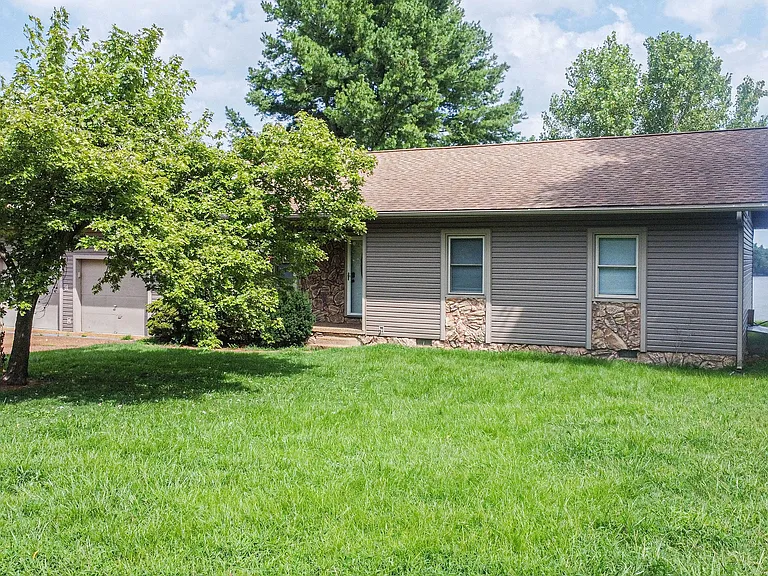 671 Riverview Dr — Photo 7