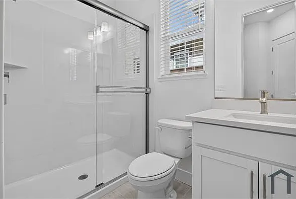 529 E Fiorino St #529 — Photo 7