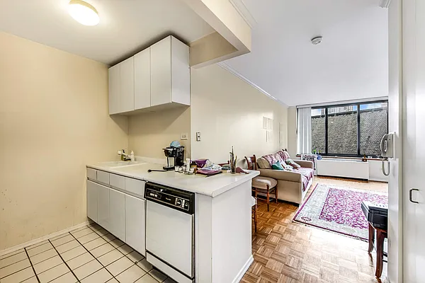 Rented by Compass | media 9