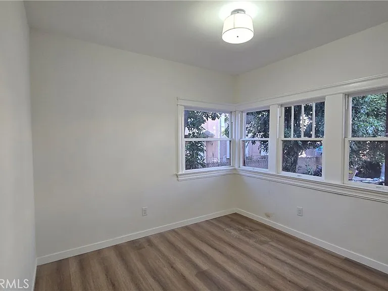 1036 Beacon Ave #1036 — Photo 3