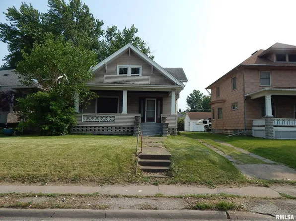 1115 W Locust St, Davenport, IA 52804