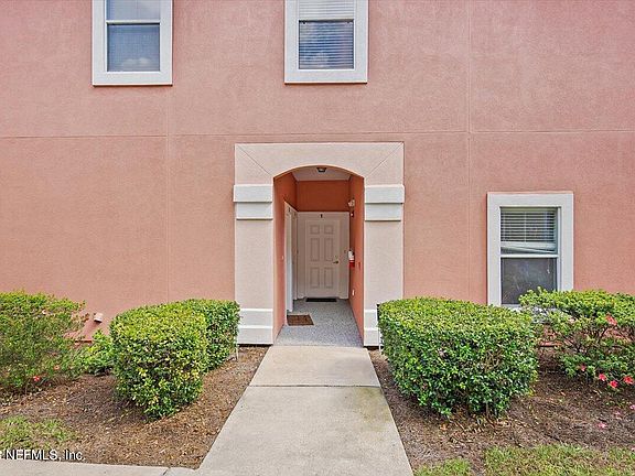 4th image of 13848 HERONS LANDING Way #12-1