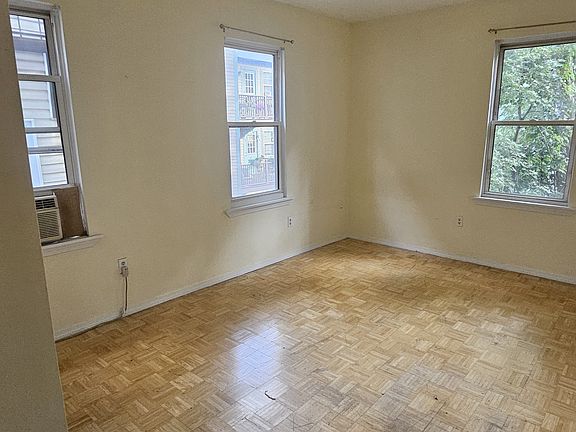 5th image of 6 Ashley St APT 2