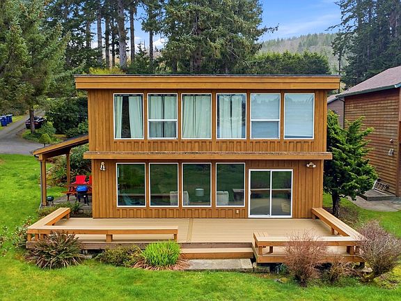 2nd image of 1349 NE East Devils Lake Rd