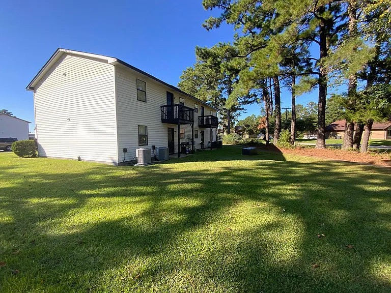 100 Ravenwood Dr #B — Photo 9