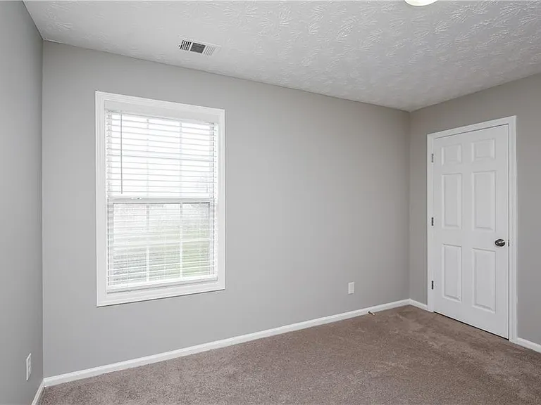 2454 Canary Ct — Photo 6