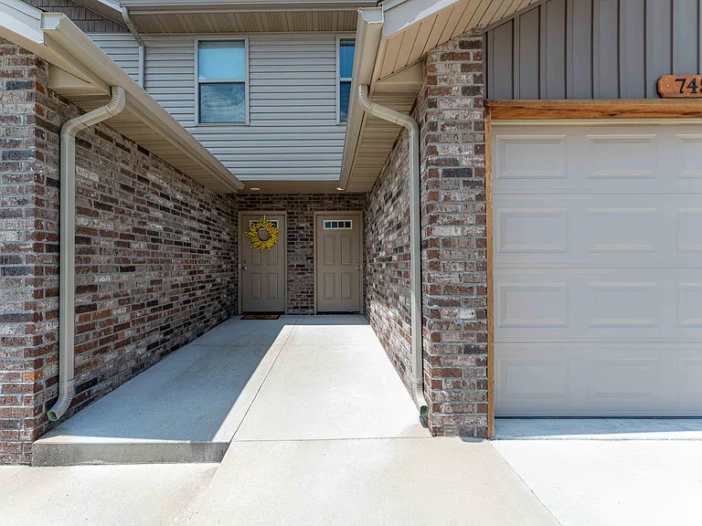 Oakwood Heights Townhomes — Photo 82