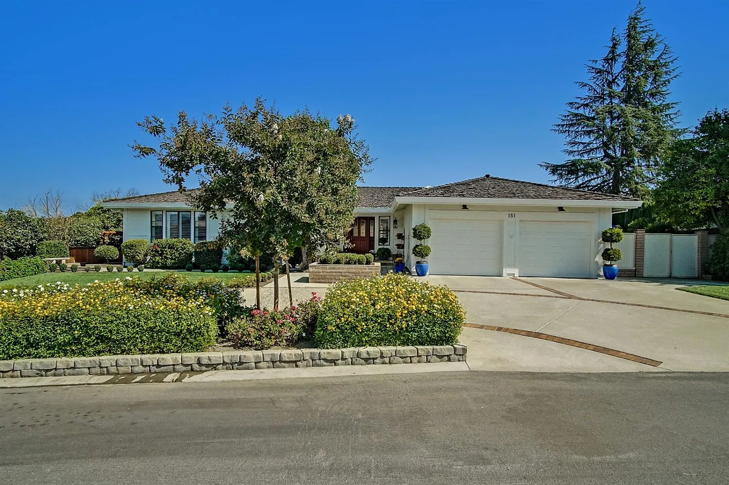 151 Donald Dr photo 1