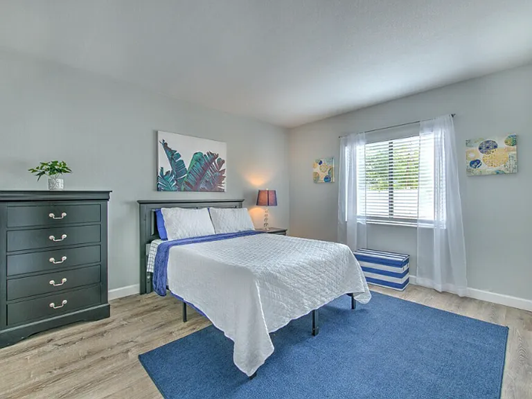 Pearl Cove Apartments — Photo 37