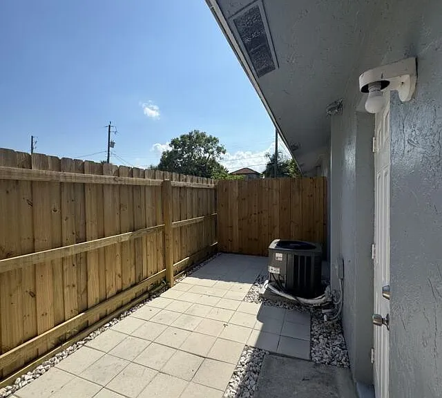 517 S F St #1 — Photo 13
