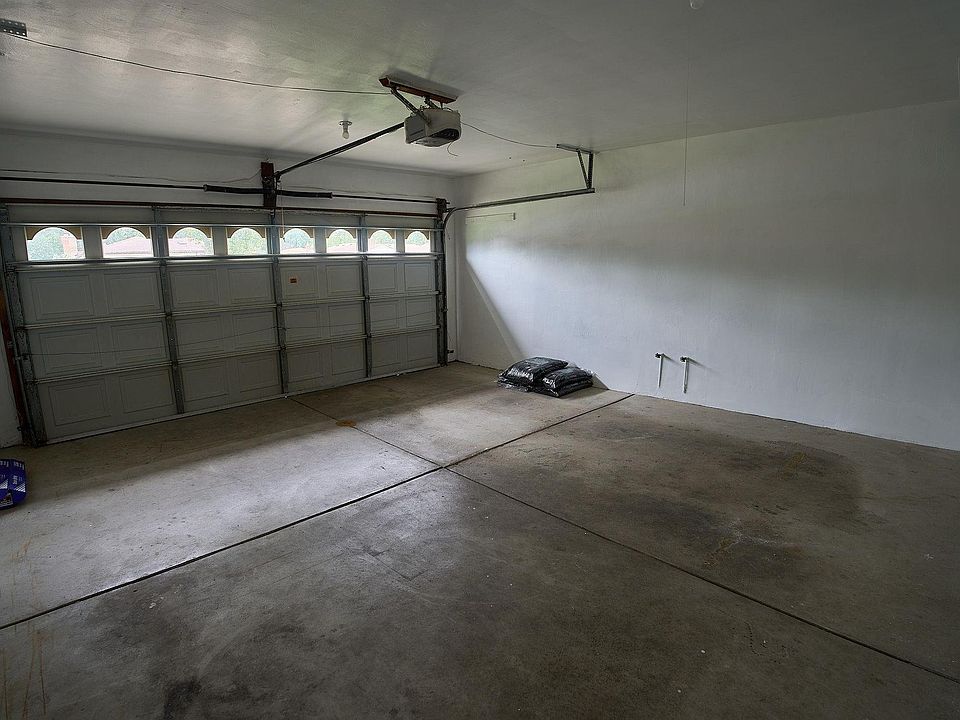 13037 Champaign Ave, photo 25